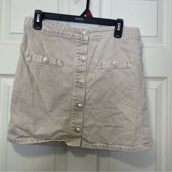 L'AGENCE Dresses & Skirts - L'AGENCE Kris Button Mini Skirt In Biscuit Sz 29